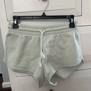 TNA boyfriend shorts in sage green size XS